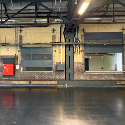 Küchenzeilen in der Halle der Arena Berlin
