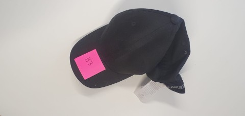 B3_Schwarze Flexfit-Cap