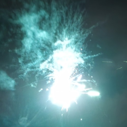 Ein türkises Feuerwerk