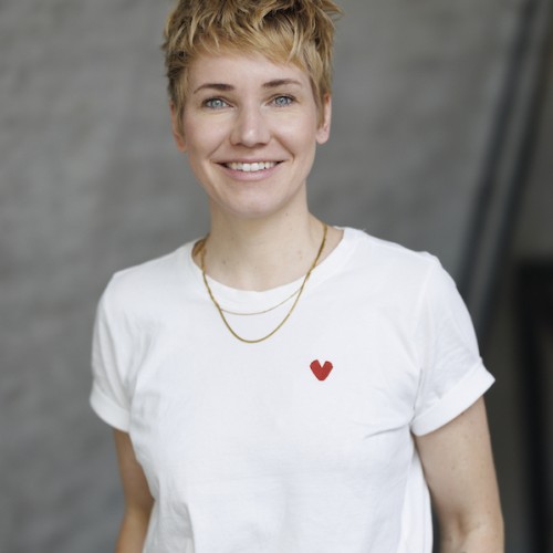 Caro vom Team CORRECTIV.Faktenforum