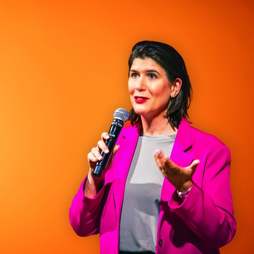 Esther Hammelburg speaking