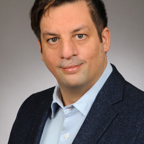 Ein Portraitbild von Dominik Hammer