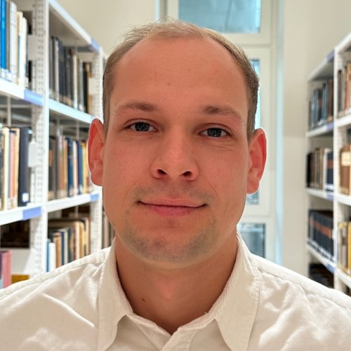 Portraitfoto von Luca Knuth