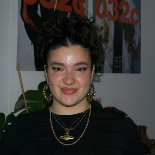 Porträtfoto von Selin Amil