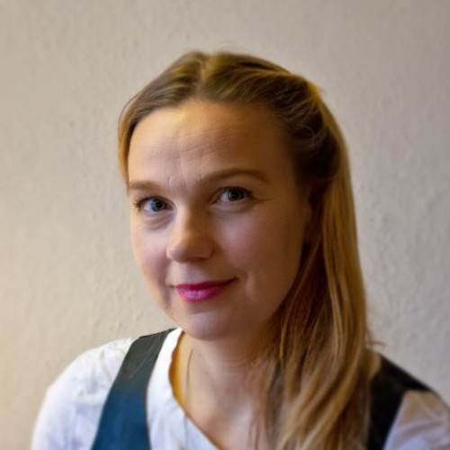 Christina Dinar 
