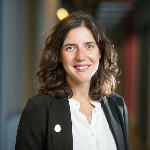 Portraitfoto von Fatma Deniz, Professorin für Sprache und Kommunikation in Biologischen und Künstlichen Systemen an der TU Berlin