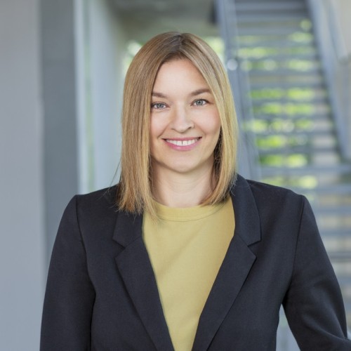 Das Bild zeigt Verena Pohl, wissenschaftliche Mitarbeiterin am Fraunhofer IAO