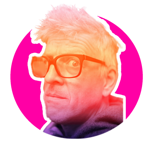 Halbprofil. Brille mit grossen eckigen Gläsern und kräftigem schwarzen Gestell. Graue Haare gegen den Wind Frisur. Skeptischer Blick. Weisser alter Mann.  Kopf ist freigestellt auf pinken Kreis mit weisser Outline.