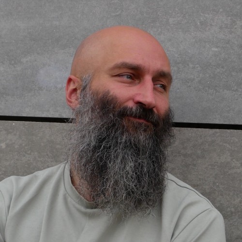 Konstantin Leonenko headshot